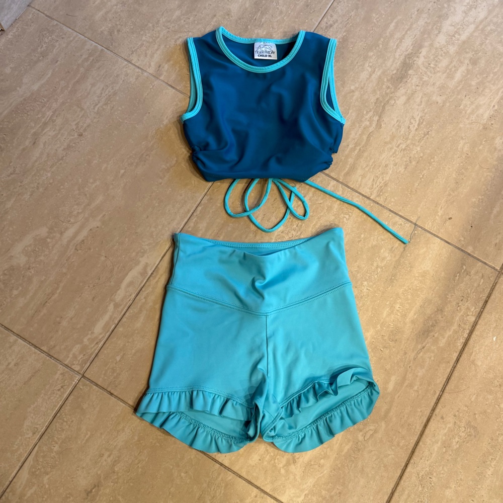 Tiger Friday Dance Matching Set (Top/Bottom)